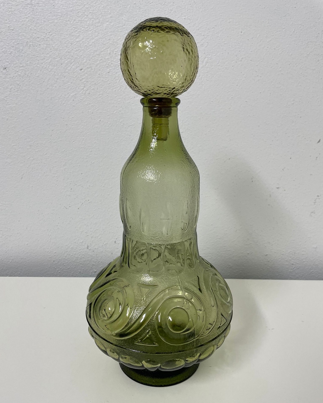Green decanter with lid glass