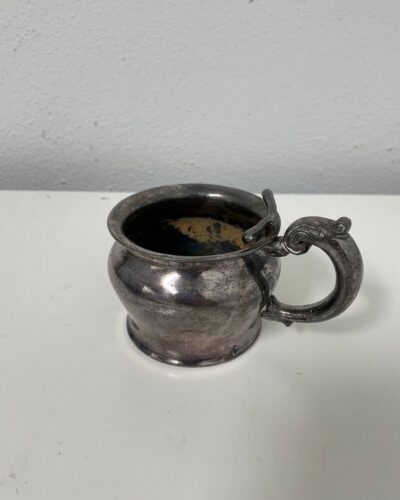 Mug antique