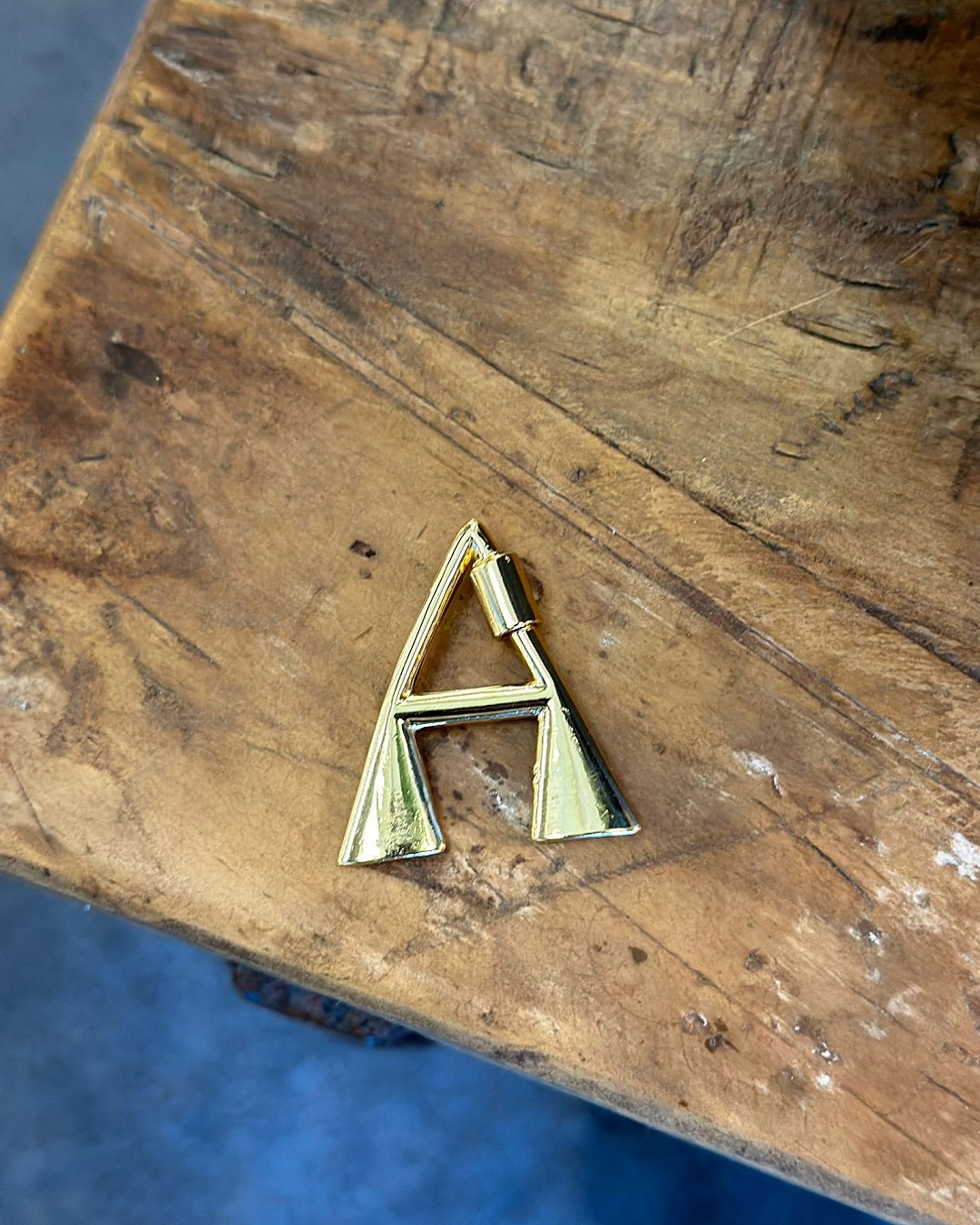 A gold keyring