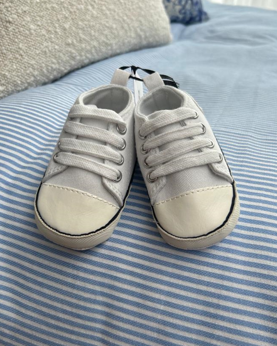 Baby canvas shoes white with white laces