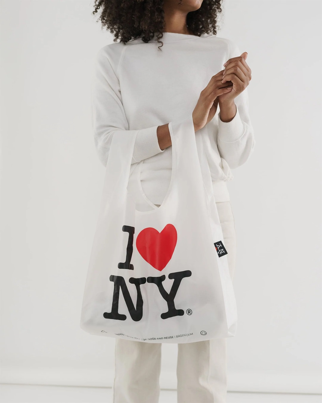 I love New York white bag on arm