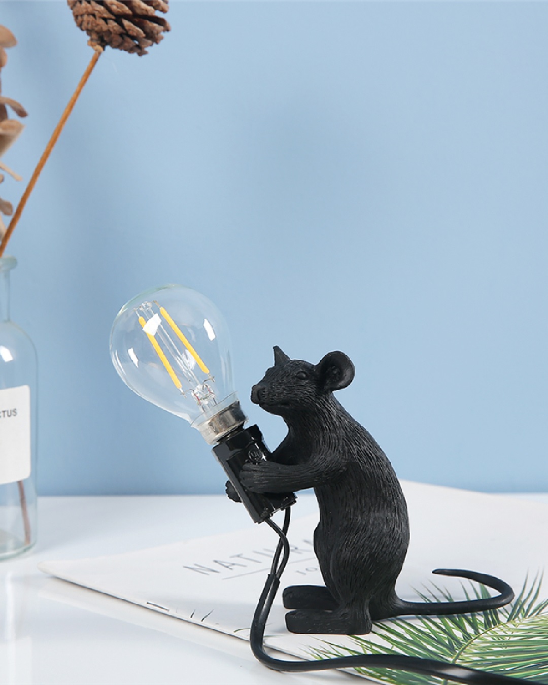 Black mouse lamp