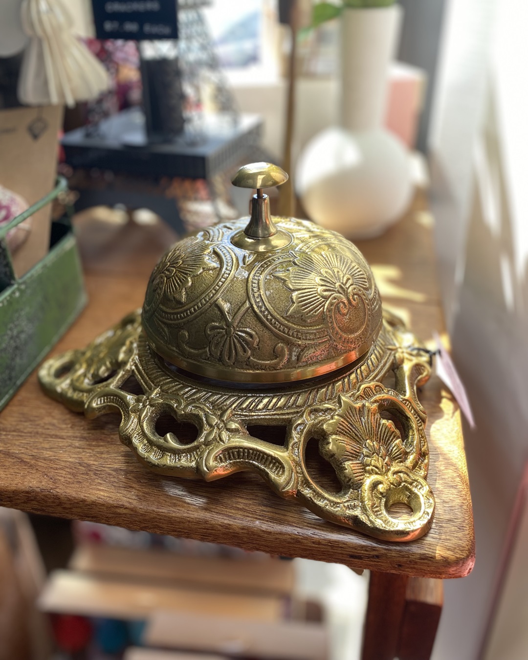 Gold aluminium table bell