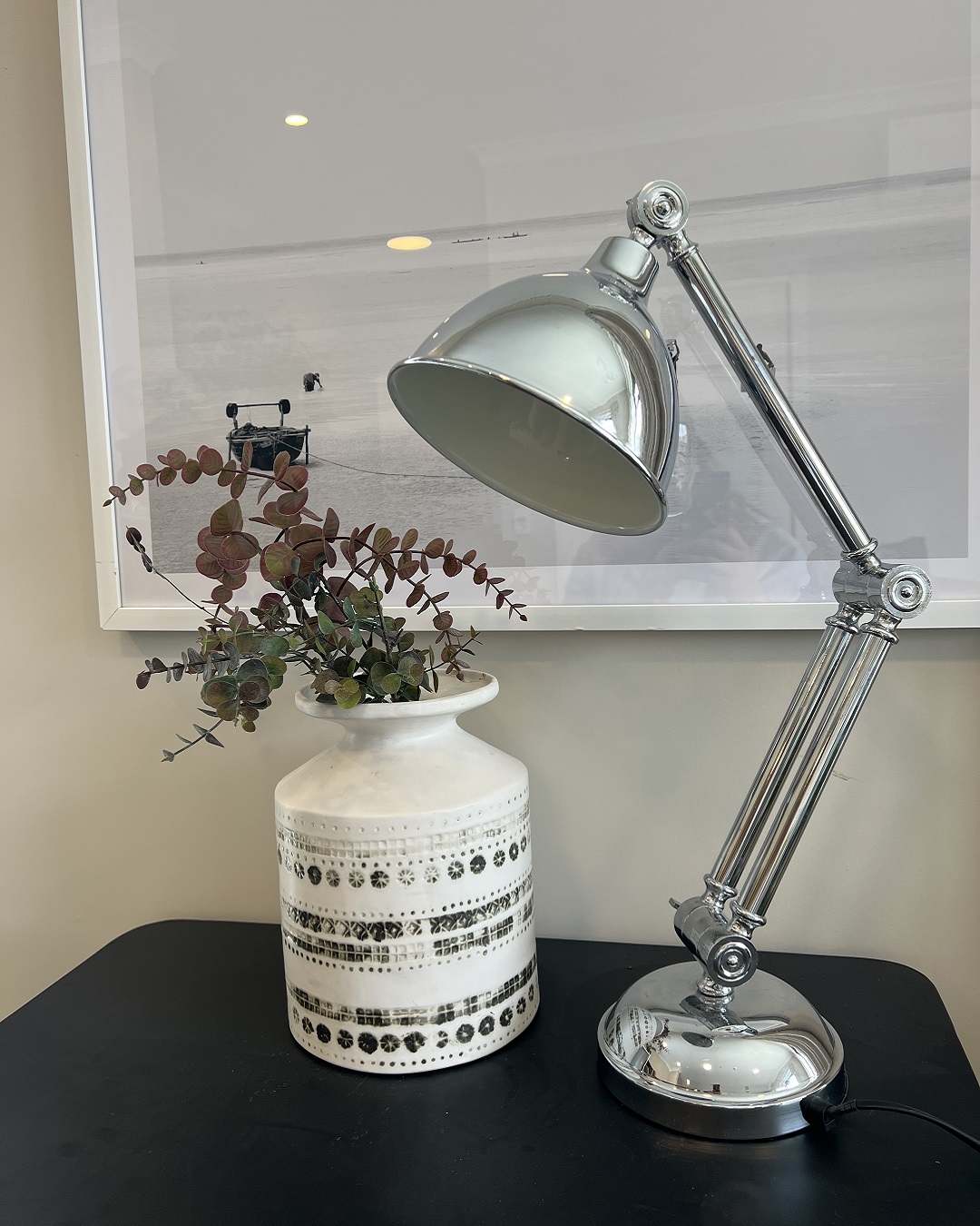 Lamp poise silver from Nood and vase