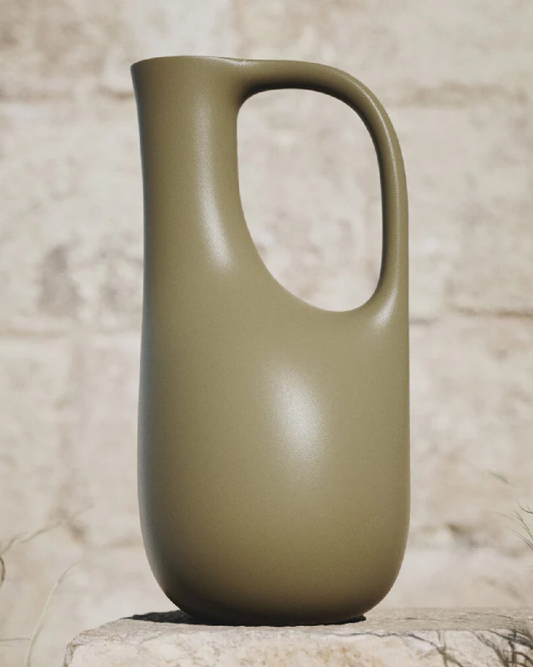 Liba watering can in olive