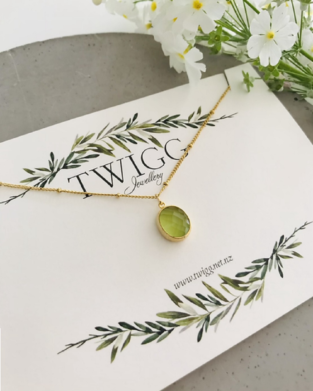 Olive green pendant gold necklace