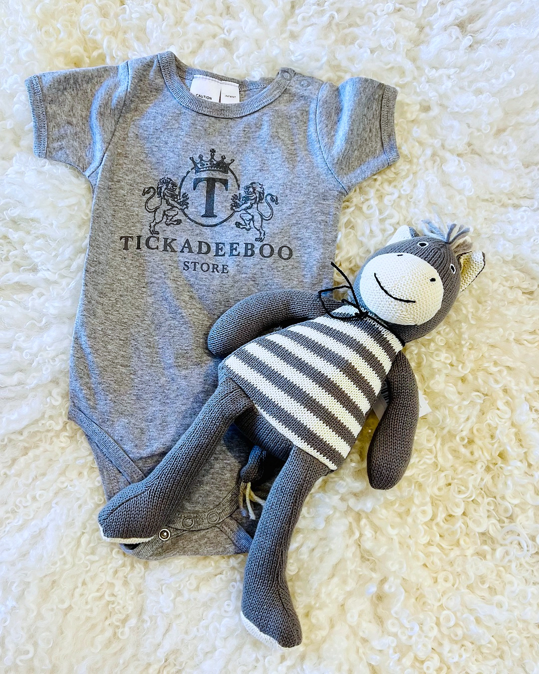 Tickadeeboo onesie grey merle