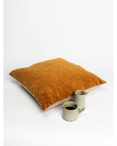 Velvet cushion cover with linen backing in rapahel gold